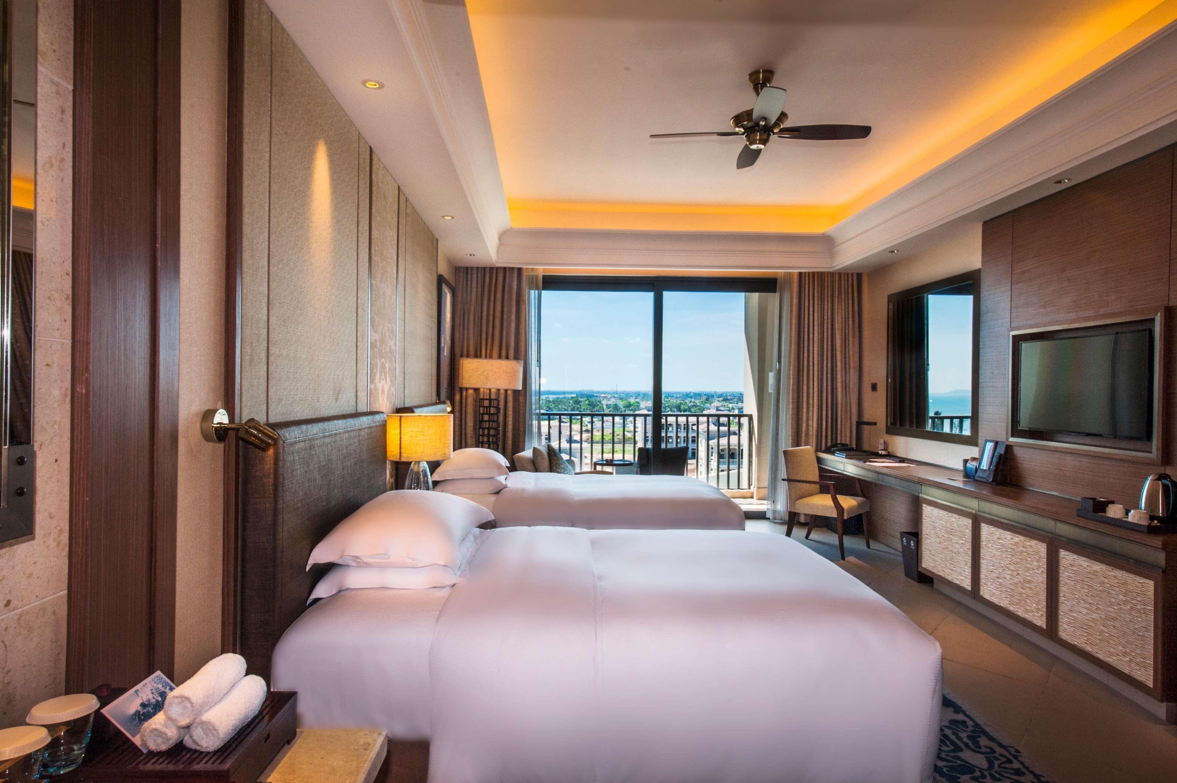 Hilton Haikou Meilan - Beachfront Hotel Zewnętrze zdjęcie